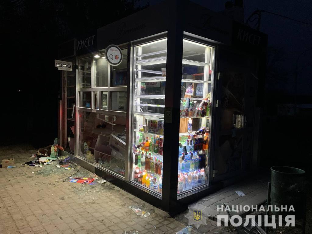 Криминал Харьков: Пойман мародер, обворовывавший киоск по улице Балакирева